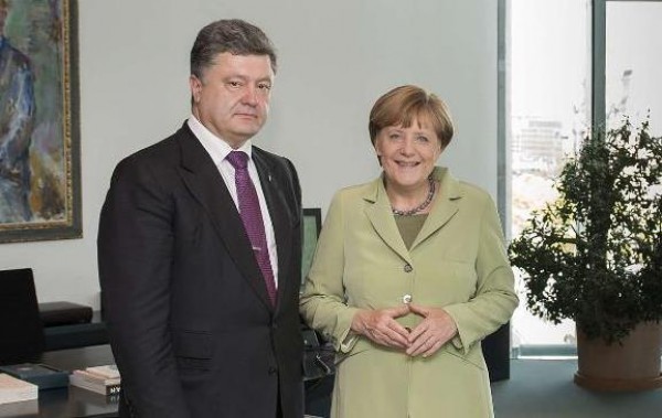 Порошенко обсудил с Меркель Минский протокол и евроинтеграцию Украины