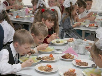 В столовой киевской школы отравилось 7 школьников