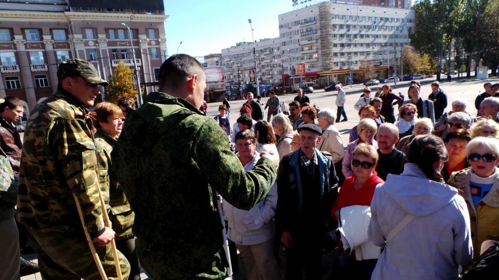 В Донецке митинговали против проведения выборов в «ДНР»