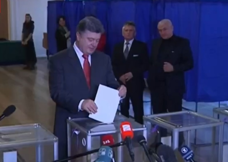 Президент Украины проголосовал на выборах в ВР