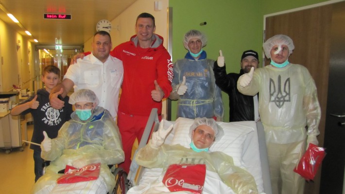 Кличко посетил раненых бойцов АТО в Гамбурге