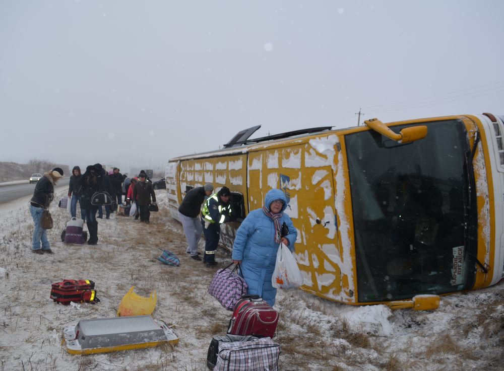 В Харьковской области перевернулся пассажирский автобус, пострадало 11 человек – ГАИ