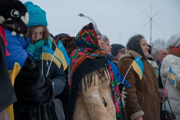 В Харькове активисты спели гимн Украины возле российского консульства — СМИ