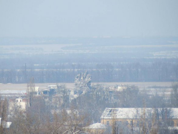 В Донецком аэропорту рухнула вышка — СНБО