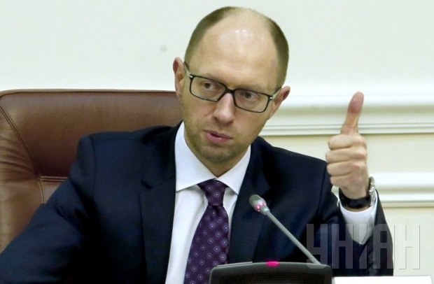 Яценюк поручил срочно восстановить энергоснабжение Луганской области