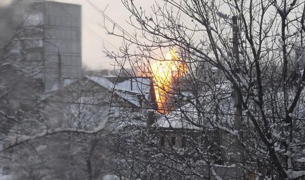 В Донецке в результате артобстрела загорелся газопровод – фото, видео