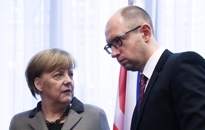 Правозащитники призывают Меркель повлиять на Яценюка из-за возможных нарушений в зоне АТО