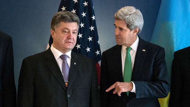 Порошенко и Керри призвали Россию вернуться на дипломатический путь
