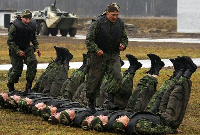 Превышение военными власти над подчиненными может стать уголовно наказуемым — ВР