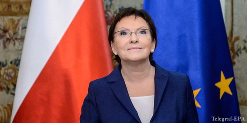 Польский премьер обещает отправку гуманитарных конвоев из ЕС в Украину