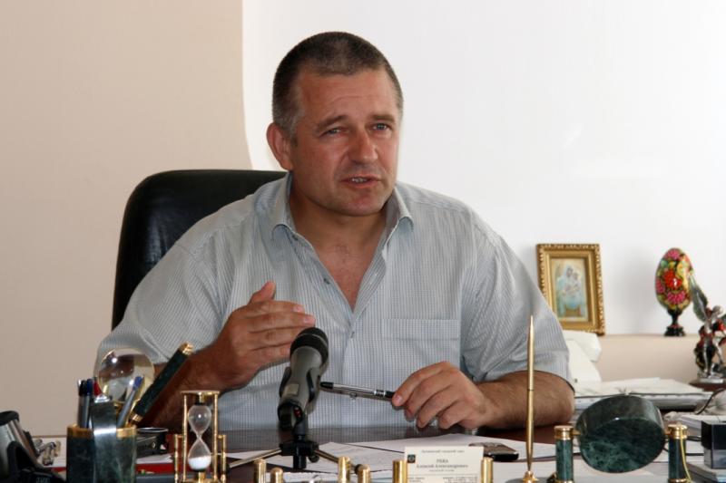 Депутат от «Народного фронта» предлагает давать до трёх лет тюрьмы за критику власти