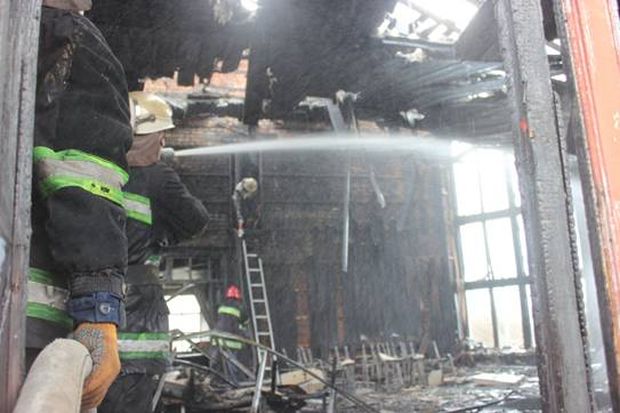 Фото: В Киевской области сгорел пост ГАИ