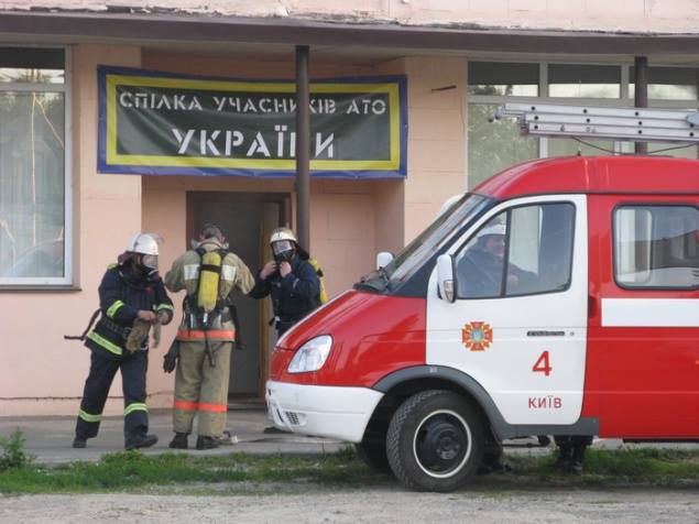 Милиция проверяет данные о поджоге волонтёрского офиса в Киеве