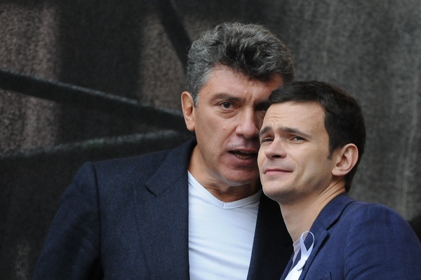Яшин представил в Киеве доклад Немцова о Донбассе «Путин. Война»