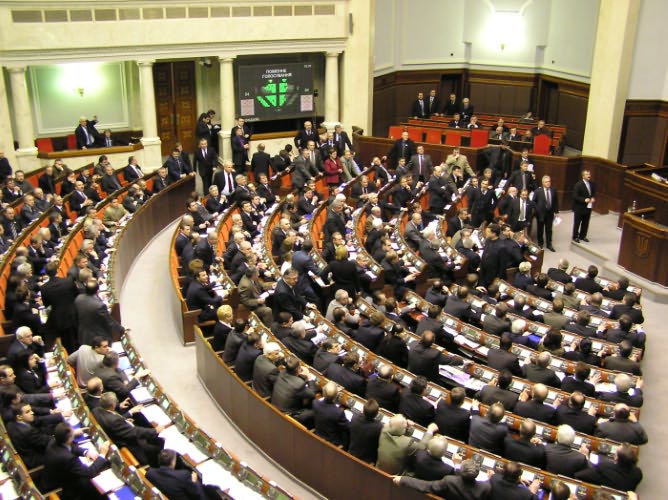 Рада приняла законопроект о правовом режиме военного положения