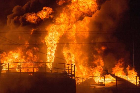 Аваков: На нефтебазе под Киевом выгорели 4 резервуара