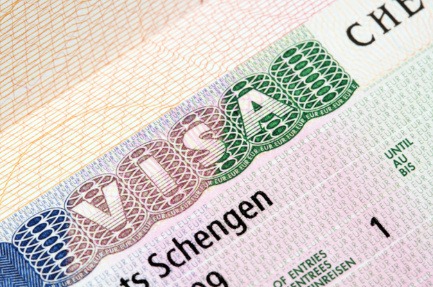МИД нашёл плюсы в новых правилах оформления шенгенских виз