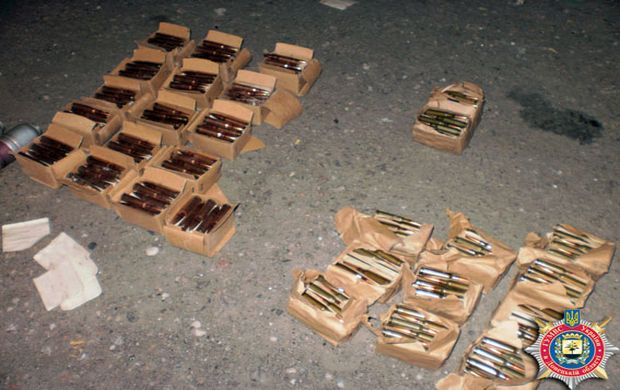 Фото: На Донбассе задержали волонтеров с боеприпасами для «самообороны»