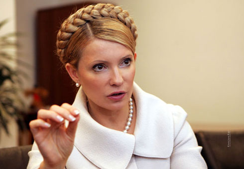 Тимошенко: Банки получают тройную выгоду при конвертации в гривну кредитов валютных заемщиков