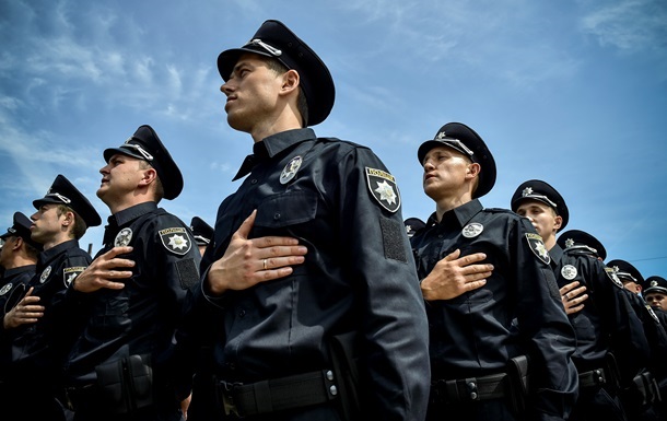 Среди новых патрульных полицейских есть ранее судимые