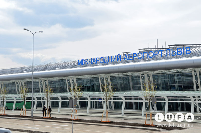 СБУ обвинила должностных лиц львовского аэропорта в махинациях с закупками горючего