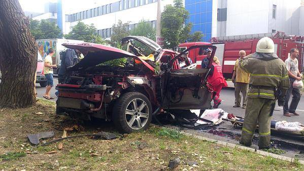 В результате взрыва авто в Донецке секретарь Захарченко лишилась зрения – Источник