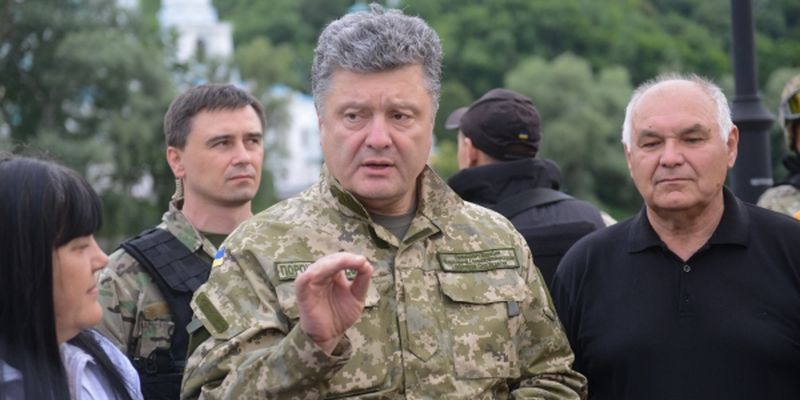 Порошенко поручил проинформировать ОБСЕ и Россию об обострении ситуации в Донбассе