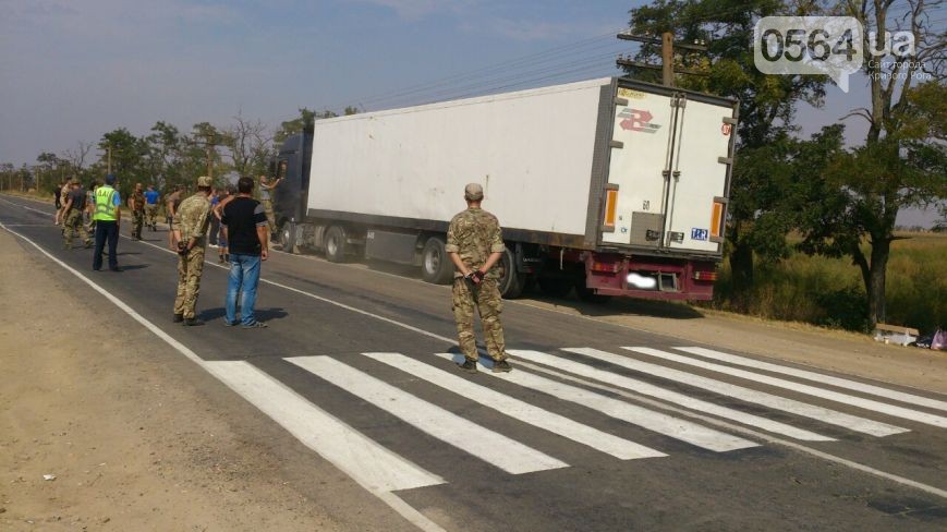 Кива: На границе с Крымом стоят 74 грузовика