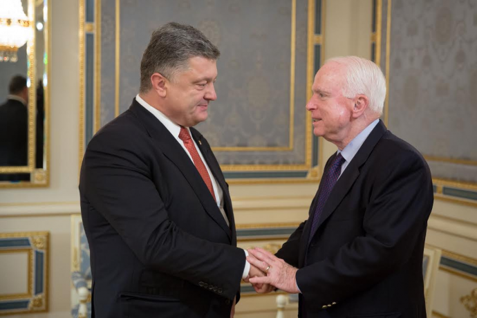 Маккейн: Не сомневаюсь, что украинцы готовы бороться до конца