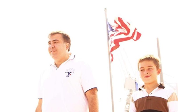 Саакашвили привез сына Никушу на американский эсминец