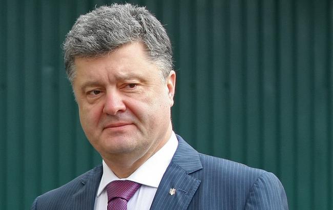 Порошенко: Громкие задержания коррупционеров происходят почти ежедневно