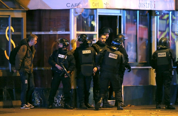 В Париже погибли 8 террористов, – СМИ