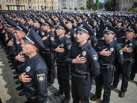 Кабмин опубликовал информацию о зарплатах полицейских