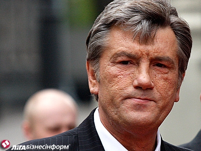 Ющенко: В девальвации гривны виноват не Нацбанк