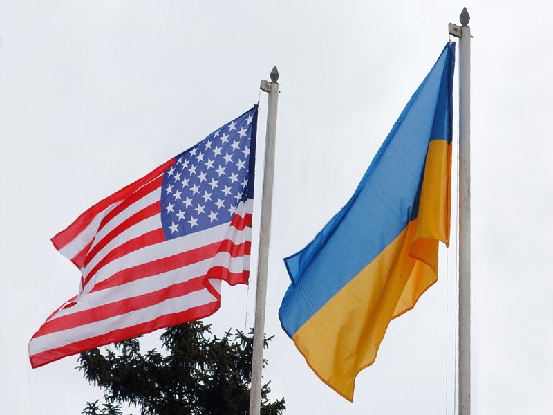 Украина получила от США медицинское снаряжение и средства военной связи
