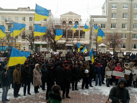 В Кировограде проходит митинг против переименования города в Ингульск