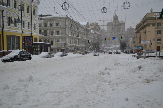 За неубранный снег в Киеве оштрафуют более 400 предприятий