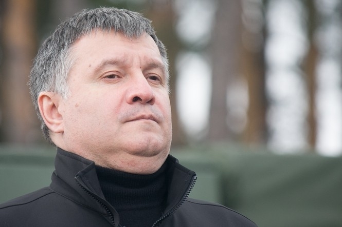 Лещенко предложил отправить в отставку Авакова