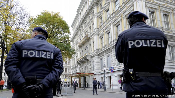В Австрии существенно возросло число нападений на беженцев