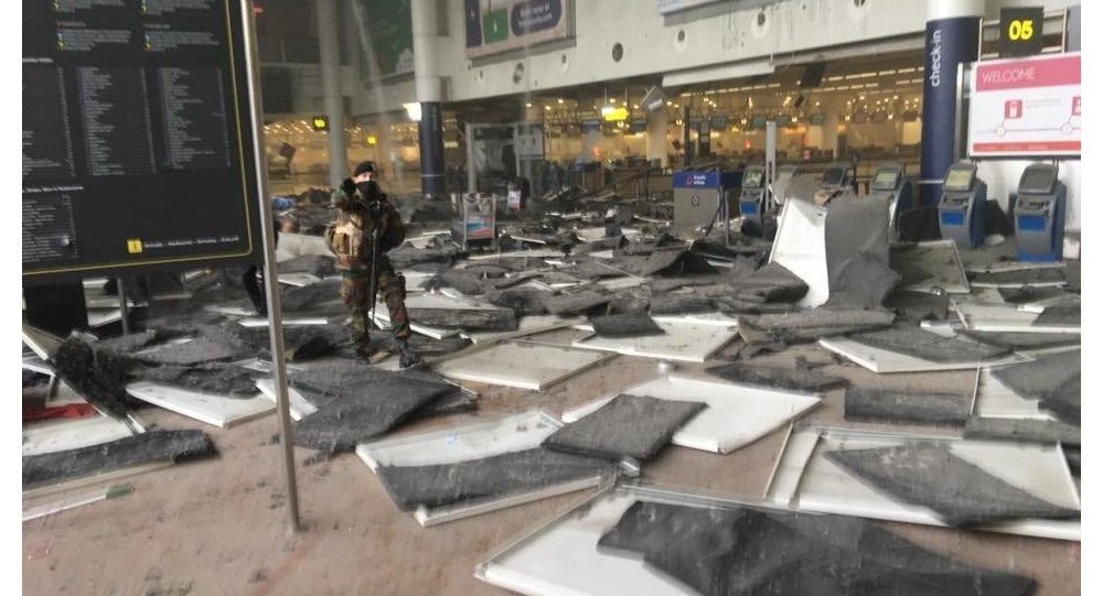 СМИ сообщают о погибших и раненых в брюссельском аэропорту