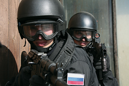 ЛДПР предлагает отправить спецназ для защиты российского посольства в Киеве