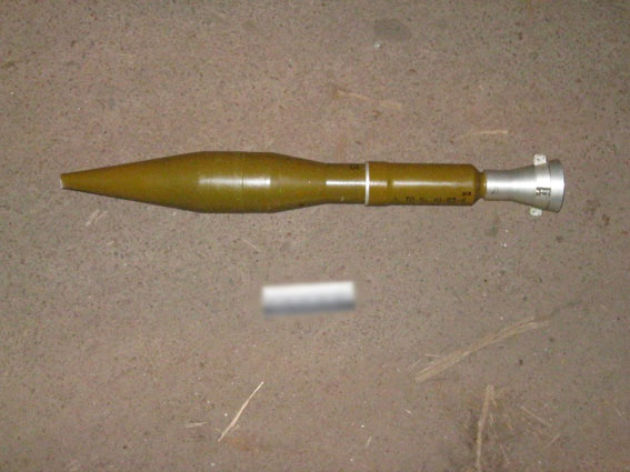 В Чернигове пьяный мужчина угрожал прохожим противотанковой гранатой