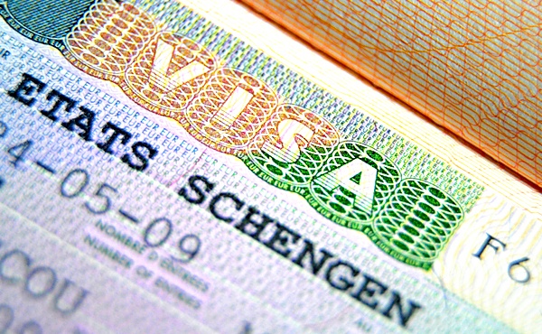 Украинцам стали чаще отказывать в получении шенгенских виз