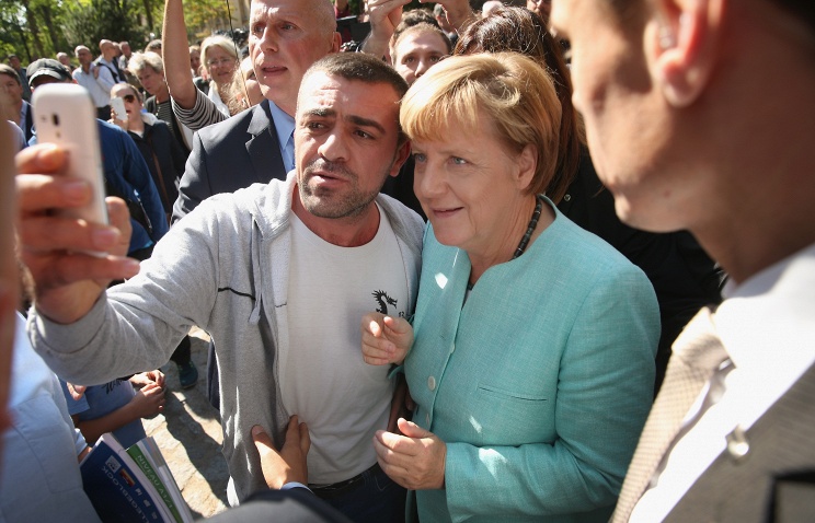 Меркель подозревают в селфи с брюссельским смертником