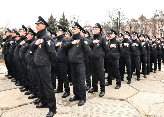 В Полтаве приняли присягу патрульные полицейские