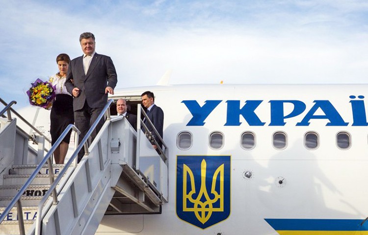 Порошенко готов отправить за Савченко президентский самолет