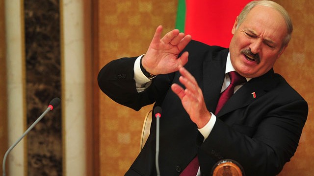Лукашенко: Белорусы не будут мальчиками на побегушках