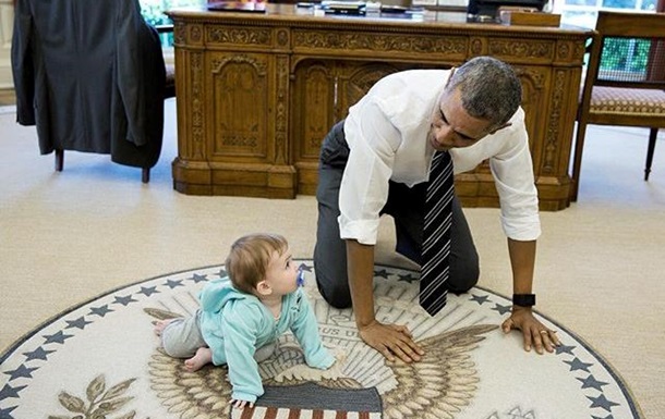 Барак Обама сфотографировался с ребенком Псаки