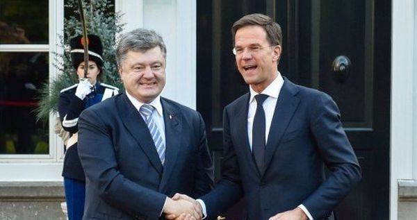 Порошенко пообщался с премьер-министром Нидерландов