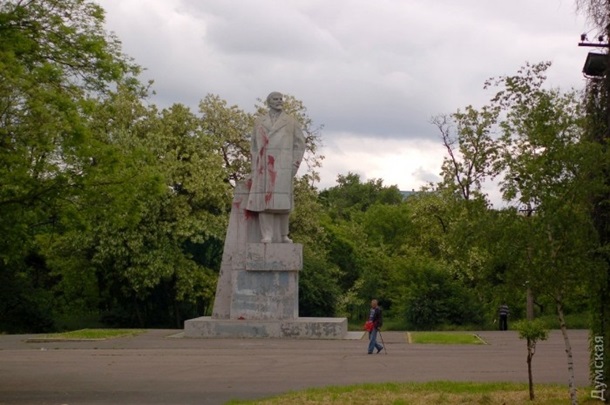 В Одессе не получилось демонтировать памятник Ленину